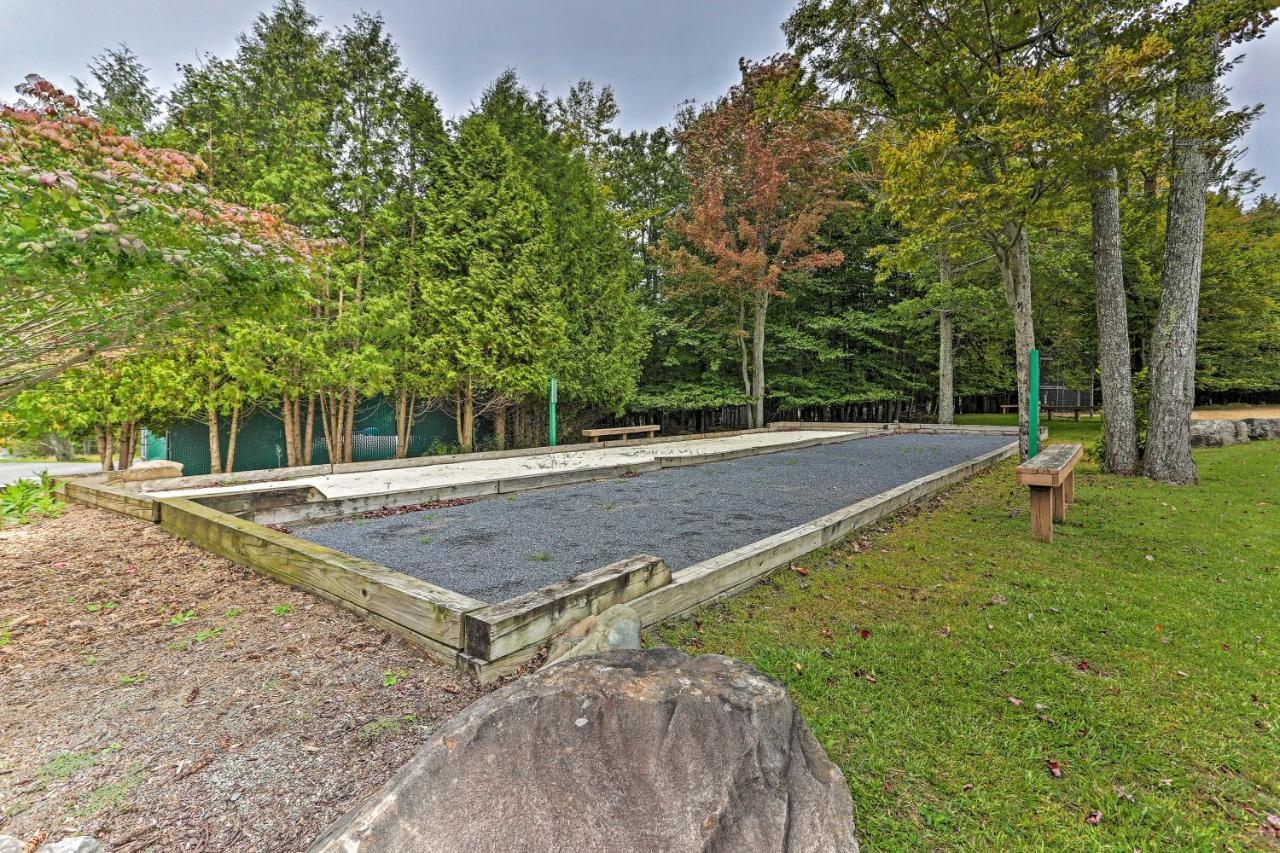 Modern Poconos Gem With Fire Pit, Deck And Pool Access